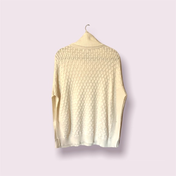 Old Navy sweater - Picture 2 of 4